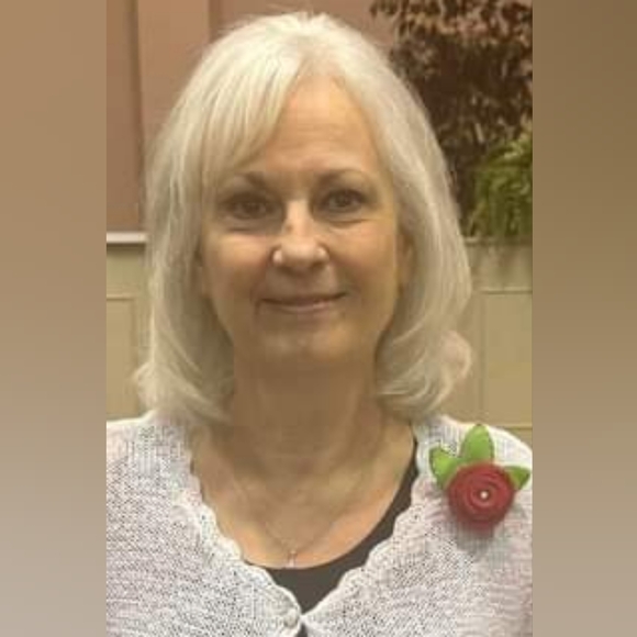 Meet your Posher, Deb - Picture 1 of 2